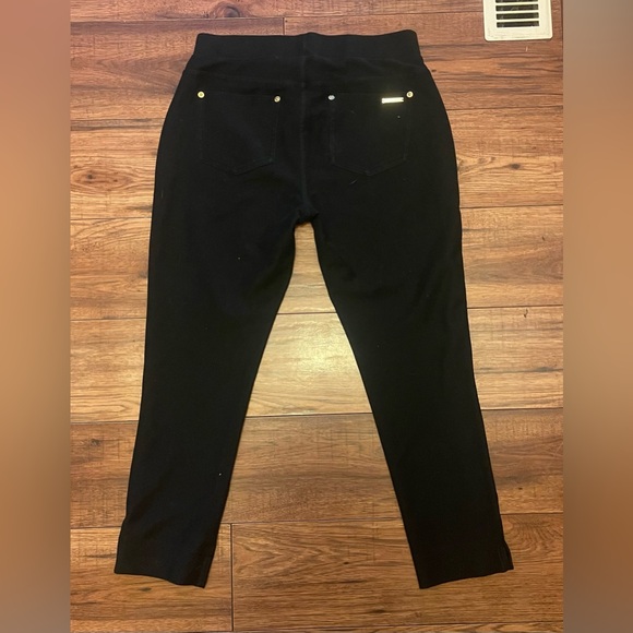 MICHAEL Michael Kors Black Capris - Picture 2 of 6